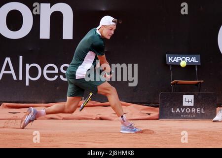 Lyon, Frankreich, 15/05/2022, Holger Rune (DEN) im Einsatz gegen Arthur Rinderknech (FRA) während der Runde von 32 beim Open Parc Auvergne-Rhone-Alpes Lyon 2022, ATP 250 Tennisturnier am 15. Mai 2022 im Parc de la Tete d'Or in Lyon, Frankreich - Foto: Patrick Cannaux/DPPI/LiveMedia Stockfoto