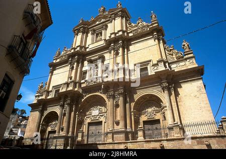 Spanien, Region Murcia, Lorca. Blick auf die Hauptfassade der ehemaligen Stiftskirche San Patricio, die zwischen 1694 und 1704 von José de Vallés, unter anderem, im Barockstil erbaut wurde. Stockfoto