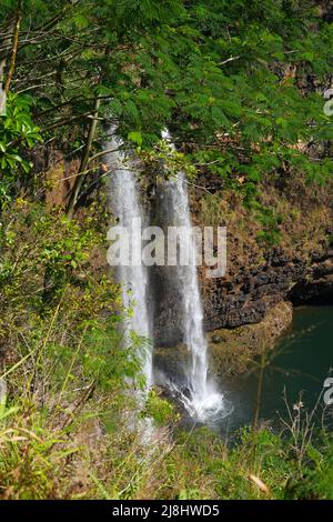 Wailua Twin Wasserfälle in der Nähe von Lihue auf Kauai, der Garteninsel von Hawaii, USA Stockfoto