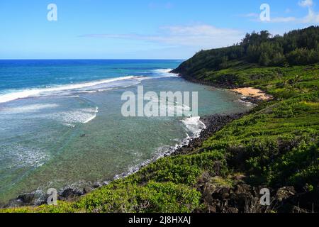 Ka Lae Amana Lagune neben Larson's Beach an der Nordküste der Insel Kauai in Hawaii, USA Stockfoto