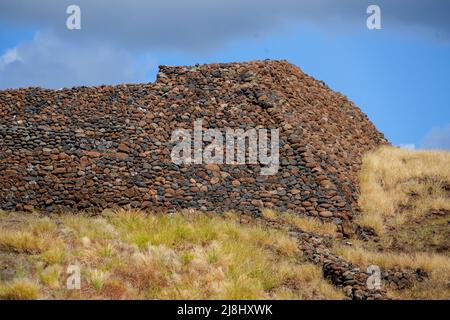 Ruinen eines hawaiianischen Tempels in der Nationalen Historischen Stätte Pu'ukohola Heiau auf der Big Island of Hawai'i im Pazifischen Ozean Stockfoto