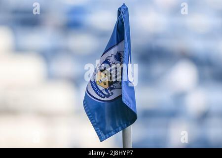 Huddersfield, Großbritannien. 16.. Mai 2022. Eine Eckflagge von Huddersfield Town in Huddersfield, Vereinigtes Königreich am 5/16/2022. (Foto von Mark Cosgrove/News Images/Sipa USA) Quelle: SIPA USA/Alamy Live News Stockfoto