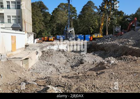 DÜSSELDORF, DEUTSCHLAND - 19. SEPTEMBER 2020: Baustelle nach dem Abriss in der Düsseldorfer Innenstadt. Düsseldorf ist die 7. größte Stadt in Ge Stockfoto