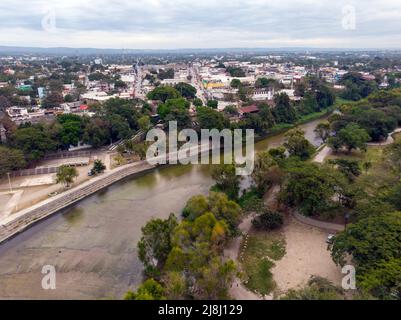Ciudad de Valle City, Central Park, San Luis Potosi, Mexiko, Drohnenaufnahme, Wolkiges Wetter Stockfoto