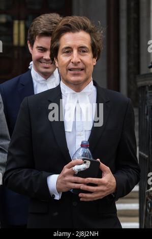 London, Großbritannien. 16.. Mai 2022. Der Anwalt David Sherborne, der Coleen Rooney vertritt, verlässt die Royal Courts of Justice, nachdem Rebekah Vardy am fünften Tag des hochkarätigen Prozesses namens „Wagatha Christie“ angeklagt wurde, Coleen Rooney wegen Verleumdung zu verklagen, nachdem er öffentlich beschuldigt wurde, der Presse private Geschichten überlaufen zu haben. Quelle: Wiktor Szymanowicz/Alamy Live News Stockfoto