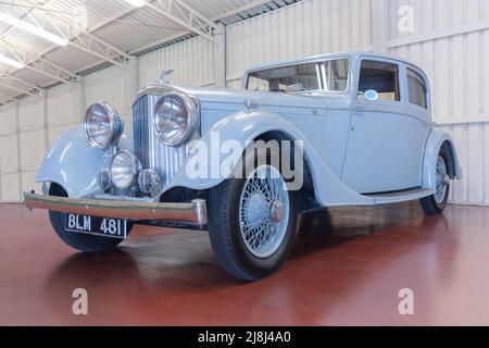 GALDAMES, SPANIEN-8. AUGUST 2021: 1934 Bentley 3 ½ Litre Sports Saloon im Automuseum Torre Loizaga (Miguel de la Via) Stockfoto