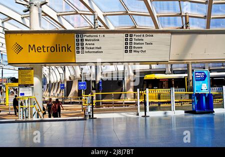 Metro Link Platform am Bahnhof Manchester Victoria, Manchester, England Stockfoto