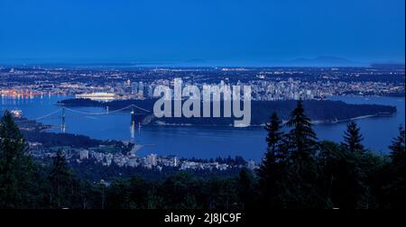 Lions Gate Bridge und Canada Place, Vancouver, British Columbia, Kanada Stockfoto