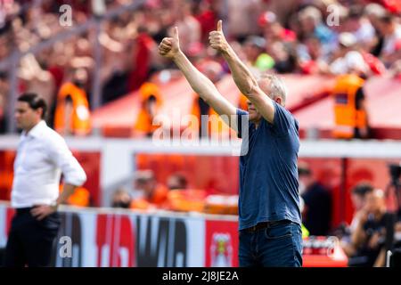 Leverkusen, BayArena, 14.05.22: Trainer Christian Streich (Freiburg) pocht auf, im Spiel der 1.Bundesliga Bayer 04 Leverkusen gegen SC Freiburg. Foto: Stockfoto