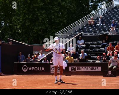 Jo-Wilfried Tsonga (FRA) im Einsatz gegen Alex Molcan (SK) während der Runde 32 beim Open Parc Auvergne-Rhone-Alpes Lyon 2022, ATP 250 Tennisturnier am 16. Mai 2022 im Parc de la Tete d'Or in Lyon, Frankreich - Foto: Patrick Cannaux/DPPI/LiveMedia Stockfoto