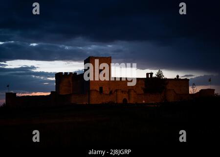 Außenansicht des Schlosses der Grafen von Kastilien in Pedraza, in der Nähe von Segovia. Stockfoto