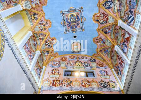 LJUBLJANA, SLOWENIEN - 15. FEBRUAR 2022: Innenraum der Kirche der Burg von Ljubljana Stockfoto