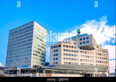 LJUBLJANA, SLOWENIEN - 15. FEBRUAR 2022: Moderne Architektur in Ljubljana Stockfoto