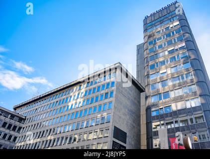 LJUBLJANA, SLOWENIEN - 15. FEBRUAR 2022: Moderne Architektur in Ljubljana Stockfoto