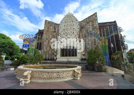 Blick auf das Bombendenkmal von Bali oder das Ground Zero Monument auf der Legian Street in Kuta, Bali, Indonesien. Lokal bekannt als Tugu Peringatan Bom Bali. Stockfoto