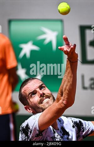 Paris, Frankreich. 16.. Mai 2022. MATS MORAING VON Deutschland während des Qualifying Day One von Roland-Garros 2022, French Open 2022, Grand Slam Tennisturnier im Roland-Garros Stadion. (Bild: © Matthieu Mirville/ZUMA Press Wire) Bild: ZUMA Press, Inc./Alamy Live News Stockfoto