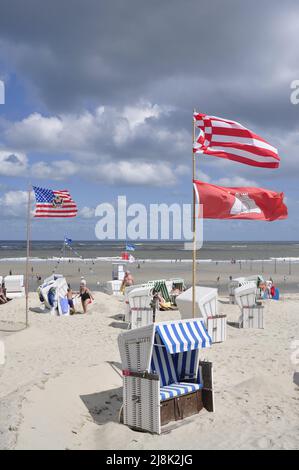 Liegen am Strand von Wangerooge, Deutschland, Niedersachsen, Ostfriesland, Wangerooge Stockfoto