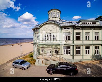 Badehaus im Jugendstil am Strand von Majori, Majori, Jurmala, Lettland Stockfoto