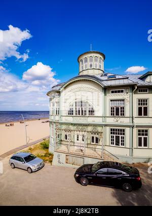 Badehaus im Jugendstil am Strand von Majori, Majori, Jurmala, Lettland Stockfoto