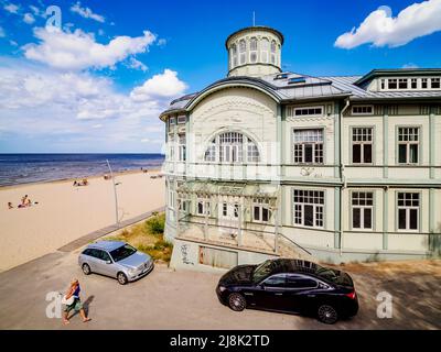 Badehaus im Jugendstil am Strand von Majori, Majori, Jurmala, Lettland Stockfoto