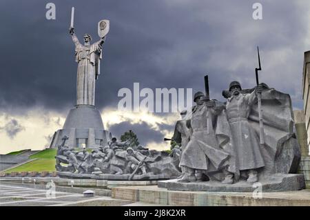 Rodina Mat, Nations Mother Defense of the Motherland Monument (The Iron Lady), Museum des Großen Vaterländischen Krieges in Kiew. Stockfoto