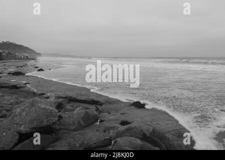 16. Mai 2022, La Jolla, Kalifornien, USA: Der bewölkte Strand und Sonnenuntergang in La Jolla, Kalifornien, am Montag, 16.. Mai 2022 (Bildnachweis: © Rishi Deka/ZUMA Press Wire) Stockfoto