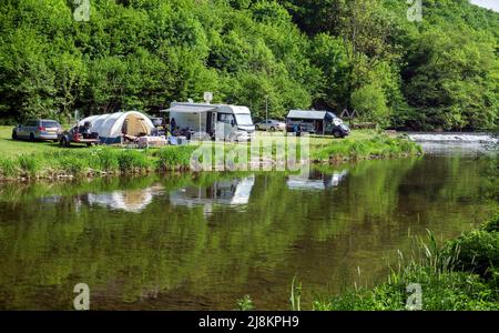 Camping Camping du Moulin, im grünen Tal des Flusses Sure, Bourscheid-Plage, Bourscheid, Diekirch, Ardennen, Luxemburg, Europa Stockfoto