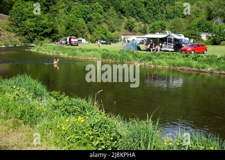 Camping Camping du Moulin, im grünen Tal des Flusses Sure, Bourscheid-Plage, Bourscheid, Diekirch, Ardennen, Luxemburg, Europa Stockfoto