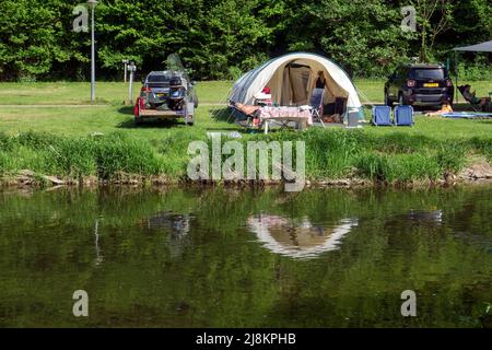 Camping Camping du Moulin, im grünen Tal des Flusses Sure, Bourscheid-Plage, Bourscheid, Diekirch, Ardennen, Luxemburg, Europa Stockfoto