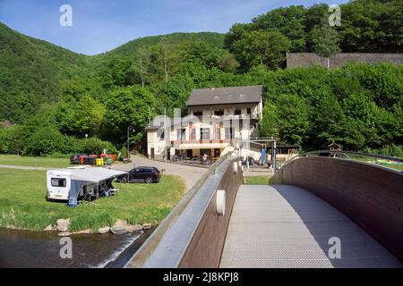 Camping Camping du Moulin, im grünen Tal des Flusses Sure, Bourscheid-Plage, Bourscheid, Diekirch, Ardennen, Luxemburg, Europa Stockfoto