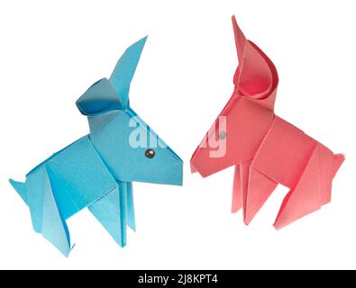 Origami-Kaninchen isoliert auf weißem Hintergrund Stockfoto