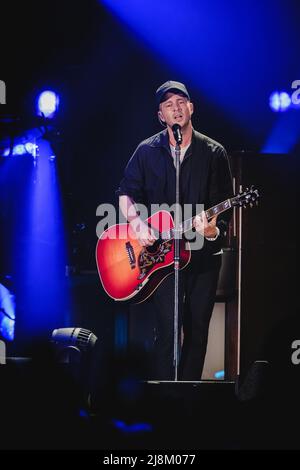 Zürich, Schweiz. 16.. Mai 2022. Die amerikanische Band OneRepublic gibt ein Live-Konzert im Hallenstadion in Zürich. Hier ist Sänger und Musiker Ryan Tedder live auf der Bühne zu sehen. (Foto: Gonzales Photo/Alamy Live News Stockfoto