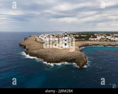 Luftaufnahme von Far d'Artrutx auf Menorca, Spanien. Stockfoto