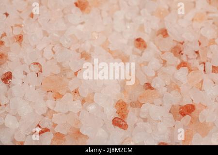 Große Kristalle rosa Himalaya Salz Textur Hintergrund Nahaufnahme.Draufsicht. Stockfoto