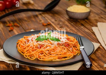 Spaghetti mit Soße Stockfoto