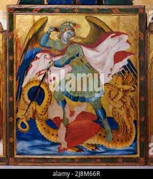 S. Michele Arcangelo uccide il drago - tempera su tavola - Ambrogio Lorenzetti - 1337 - Asciano (Si),Italia, Museo Civico di Arte Sacra Stockfoto