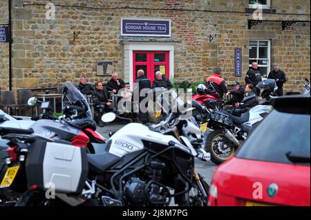 Motorradfahrer in Masham North Yorkshire England Stockfoto