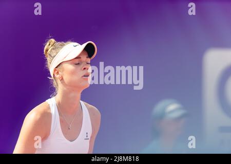 Straßburg, Frankreich. 17.. Mai 2022. Ekaterina Makarova reagiert während ihres Einzelspiel-Spiels der Internationaux 32 de Strasbourg 2022 gegen Sorana Cirstea aus Rumänien im Tennis Club de Strasbourg in Straßburg, Frankreich Dan O' Connor/SPP Credit: SPP Sport Press Photo. /Alamy Live News Stockfoto