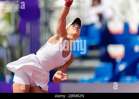 Straßburg, Frankreich. 17.. Mai 2022. Ekaterina Makarova in Aktion bei ihrem Einzelspiel der 32. Runde der Internationaux de Strasbourg 2022 gegen Sorana Cirstea aus Rumänien im Tennis Club de Strasbourg in Straßburg, Frankreich Dan O' Connor/SPP Credit: SPP Sport Press Foto. /Alamy Live News Stockfoto