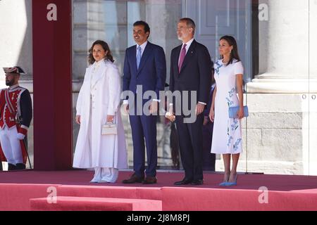 Madrid, Spanien. 17.. Mai 2022. König Finne VI und Letizia Ortiz erhalten ihre Hoheiten Sheikh Tamim bin Hamad Al Thani, Emir des Staates Katar, und Sheikha Jawaher Bint Hamad bin Suhaim Al Thani, in Madrid, Dienstag, 17. Mai 2022 Quelle: CORDON PRESS/Alamy Live News Stockfoto