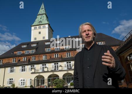 Garmisch Partenkirchen, Deutschland. 17.. Mai 2022. Dietmar Müller-Elmau, Hoteldirektor von Schloss Elmau. Die Einrichtung wird vom 26. Bis 28. Juni zum zweiten Mal Gastgeber des Summit 2022 G7 sein. Kredit: Peter Kneffel/dpa/Alamy Live Nachrichten Stockfoto