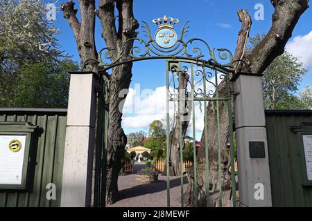 Der Linnaeus-Garten ist ein botanischer Garten in der Svartbäcksgatan in Uppsalsa, Schweden. Es ist nach Carl von Linné benannt, wurde aber bereits 1655 von Olof Rudbeck d.ä. Gegründet. Im Bild: Der Eingang zum Garten. Stockfoto