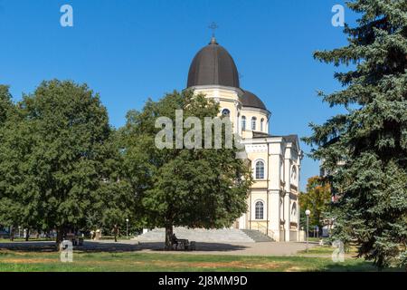 RUSE, BULGARIEN - 15. AUGUST 2021: Kirche Allerheiligen im Zentrum der Stadt Ruse, Bulgarien Stockfoto