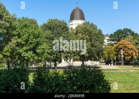 RUSE, BULGARIEN - 15. AUGUST 2021: Kirche Allerheiligen im Zentrum der Stadt Ruse, Bulgarien Stockfoto