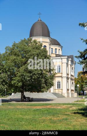 RUSE, BULGARIEN - 15. AUGUST 2021: Kirche Allerheiligen im Zentrum der Stadt Ruse, Bulgarien Stockfoto