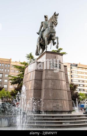 Logrono - La Rja, SPANIEN - 9.. Mai 2022: Denkmal des Generals Espartero in der Innenstadt Stockfoto