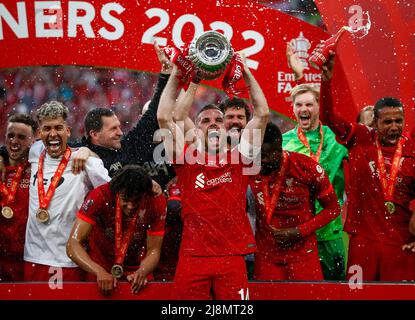 LONDON, ENGLAND - 14. MAI: Liverpools Jordan Henderson verließ den FA Cup nach dem Elfmeterschießen um 6-5:0-0 Uhr nach einem Unentschieden in der Normalzeit des FA Cup Stockfoto