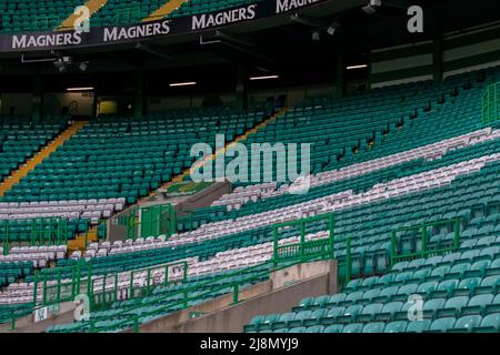 Glasgow, Schottland. VEREINIGTES KÖNIGREICH. 16.. Mai 2022: Die grün-weiße Sitzgruppe am Parkhead. Stockfoto