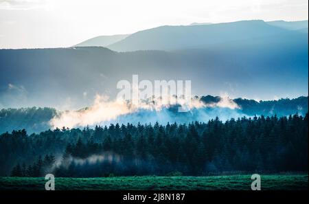 Sonnenaufgang im Daisetsuzan Nationalpark, Kamikawa, Hokkaidō, Hokkaido, Japan, Asien Stockfoto