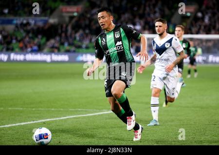 Melbourne, Australien, 17. Mai 2022. Tomoki Imai von Western United kontrolliert den Ball beim Halbfinale Der A-League zwischen Western United und Melbourne Victory im AAMI Park am 17. Mai 2022 in Melbourne, Australien. Kredit: Dave Hewison/Speed Media/Alamy Live Nachrichten Stockfoto